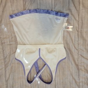 ⭐5/$20 Adidas work-out top.